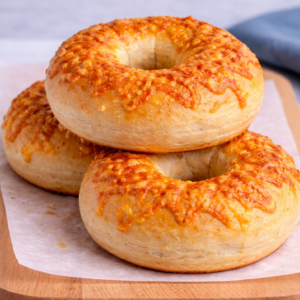 Cheddar cheese bagels (x3)